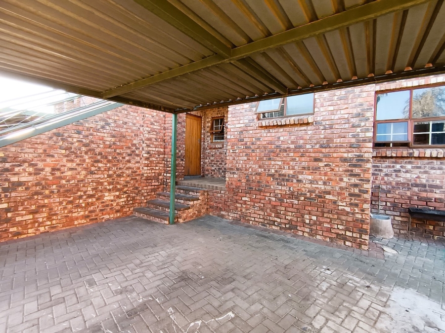 3 Bedroom Property for Sale in Langenhovenpark Free State